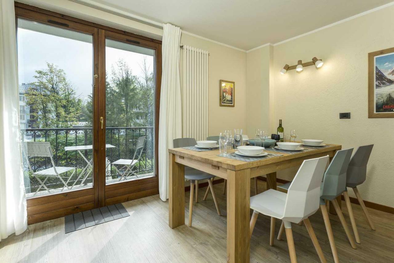 Apartment Ensa - Alpes Travel - Central Chamonix - Sleeps 4 Εξωτερικό φωτογραφία